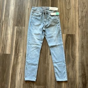 NWT High Rise Skinny Jeans